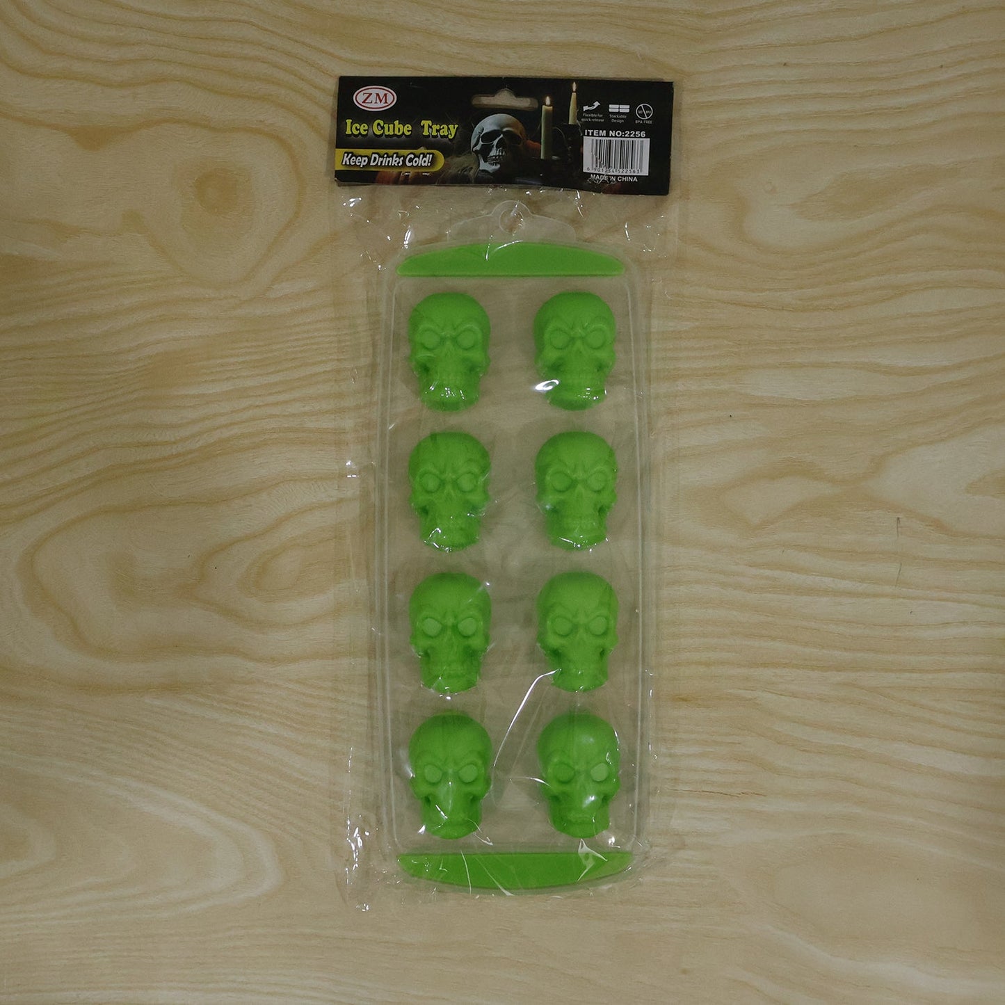 Halloween style skull ice cube tray with lid