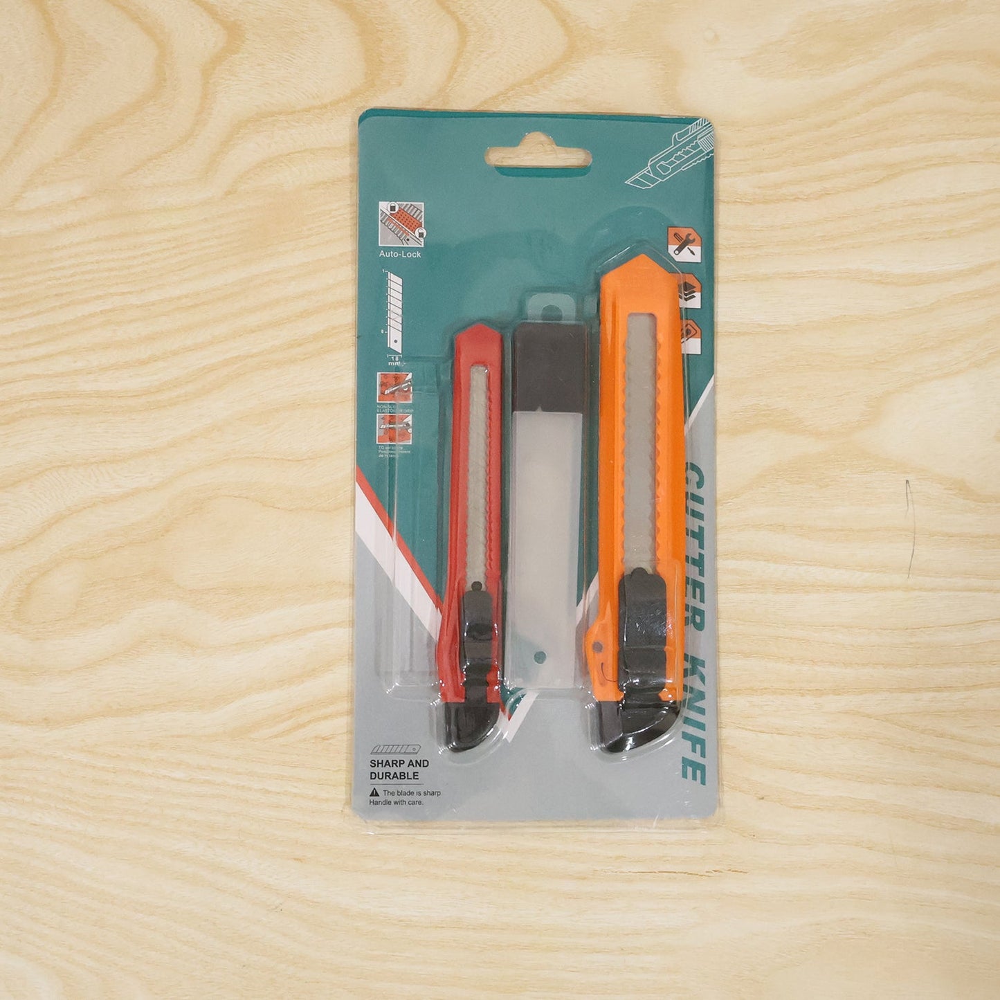 Durable utility cutter with snap off blades for DIY and craft work