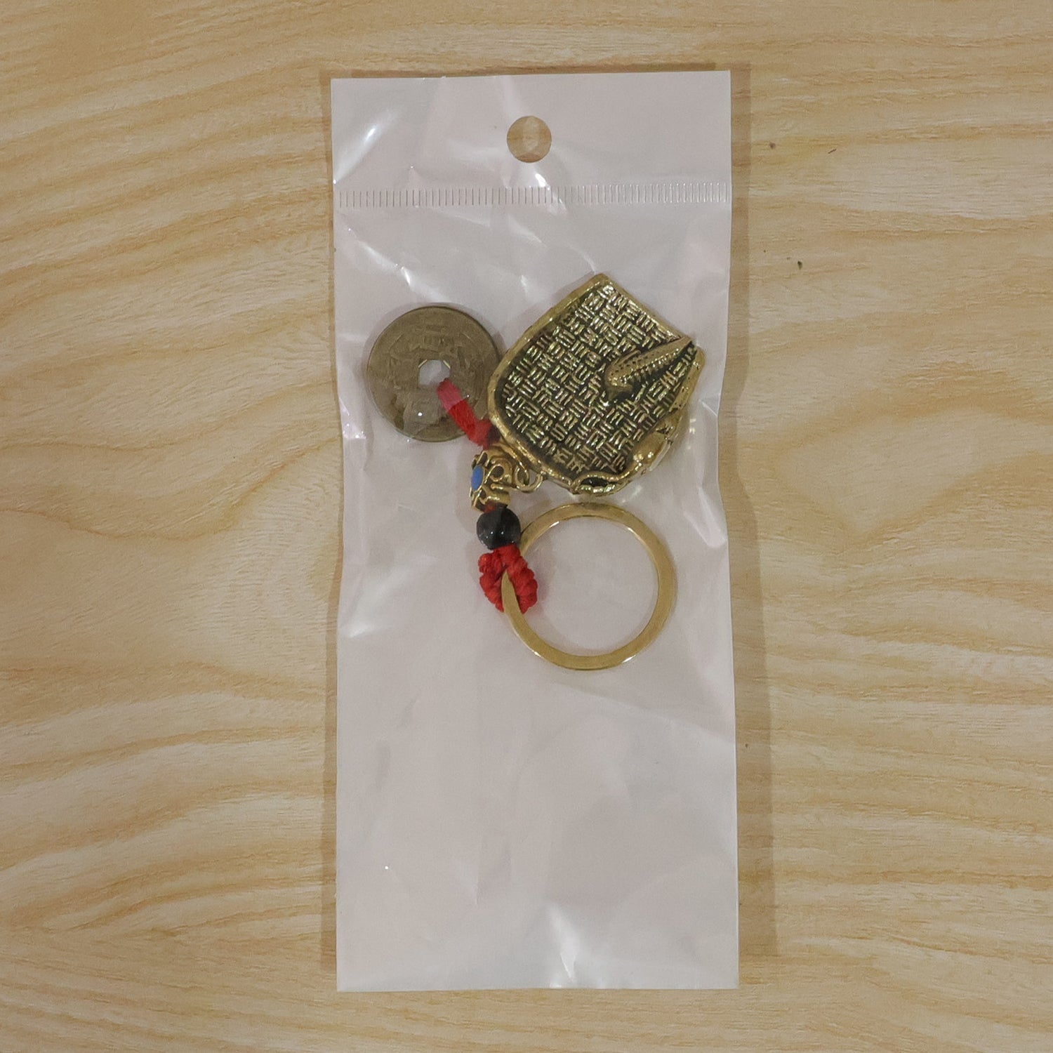 Dustpan keychain packaging in box