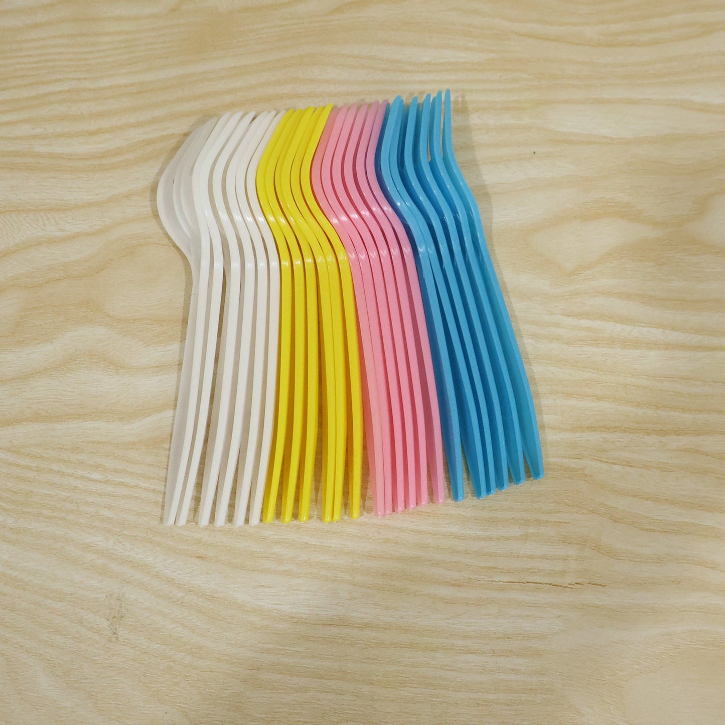 Plastic forks 24 pack contents