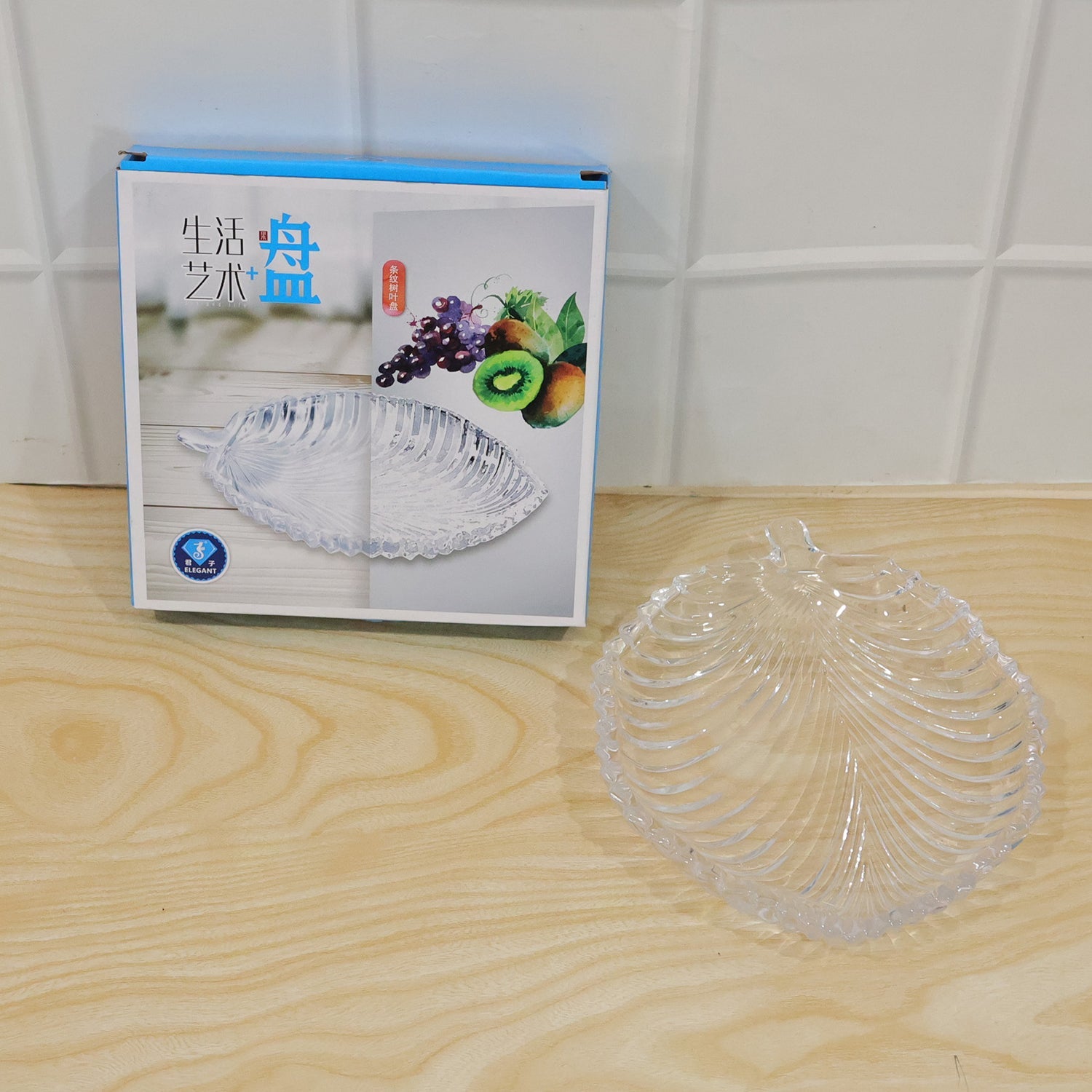 Glass snack platter in leaf shape for table and gifting